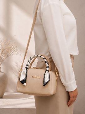 ‏کیف صندوقی MIU MIU کد 21678